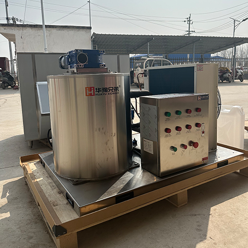 1噸片冰機(jī)交付焦作面包廠