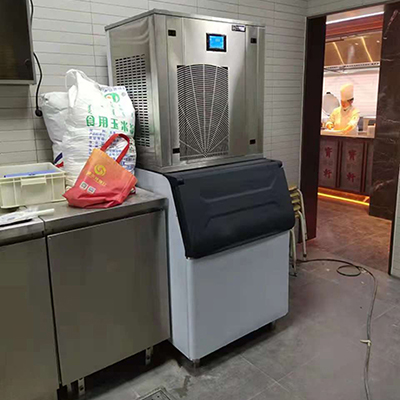 華豫兄弟500公斤雪花制冰機(jī)交付天津餐飲店使用